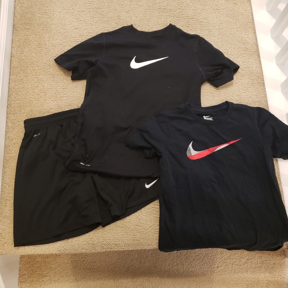 Nike Dri Fit - youth LG